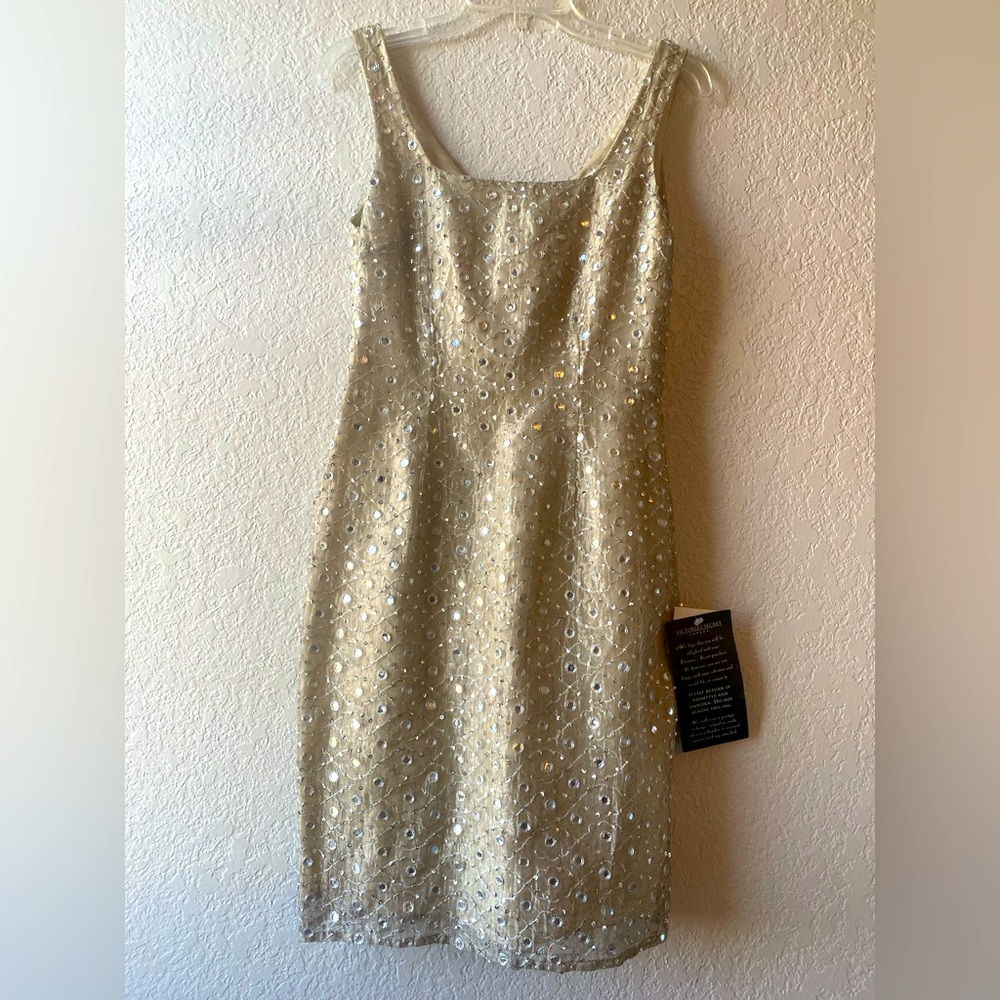 New w/tags VS Hugo Buscati Sequined Cocktail dress size6 Gold/tan vintage midi
